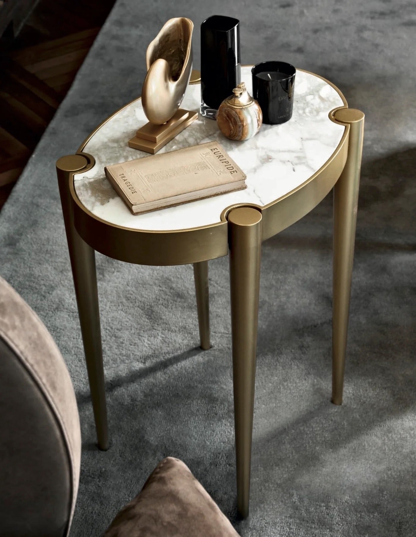 Showroom composition